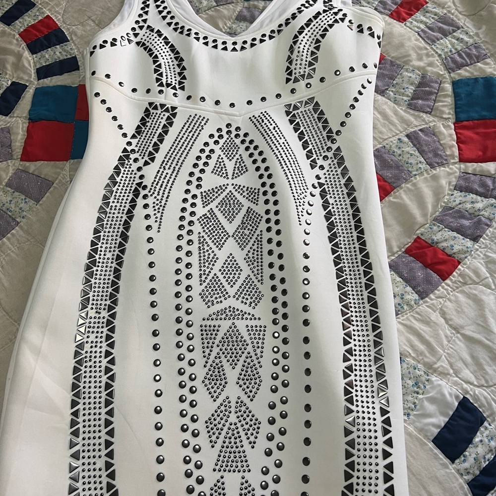 Sexy white Bebe dress - Picture 5 of 5